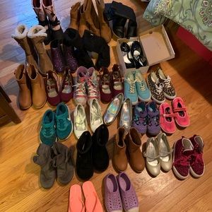 Girls size 1-2 shoes boots etc